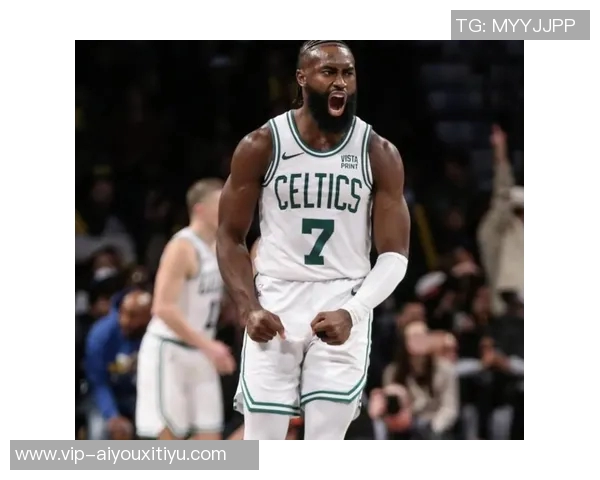 杰伦布朗表现稳定但未能带领球队获胜18投9中斩获25分6篮板4助攻